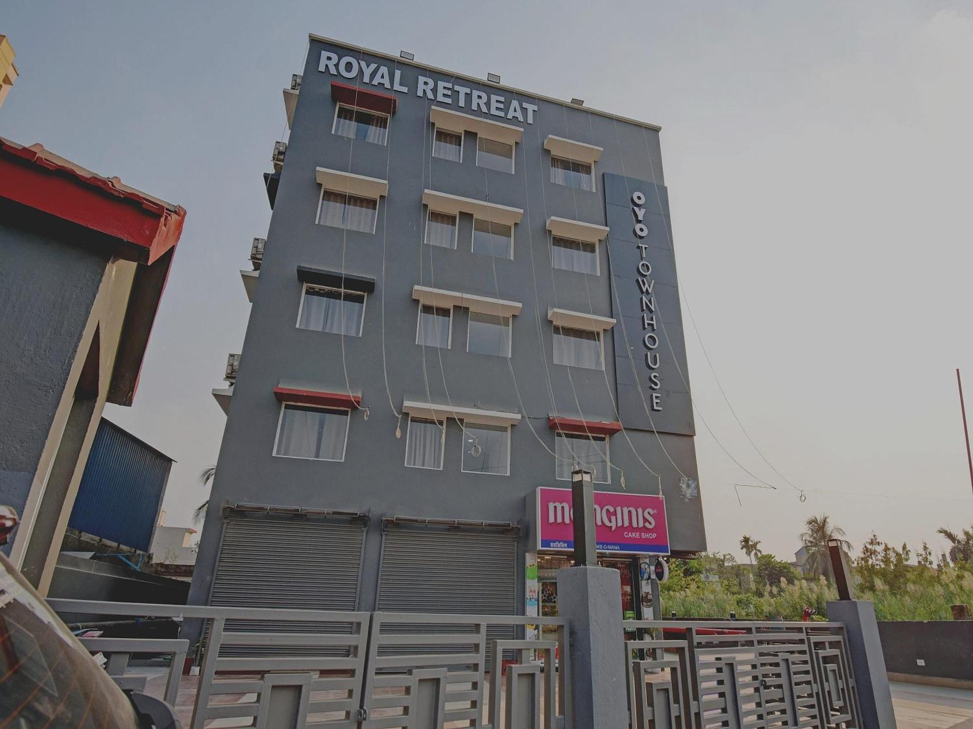 Super Townhouse The Royal Retreat Otel Garui Dış mekan fotoğraf